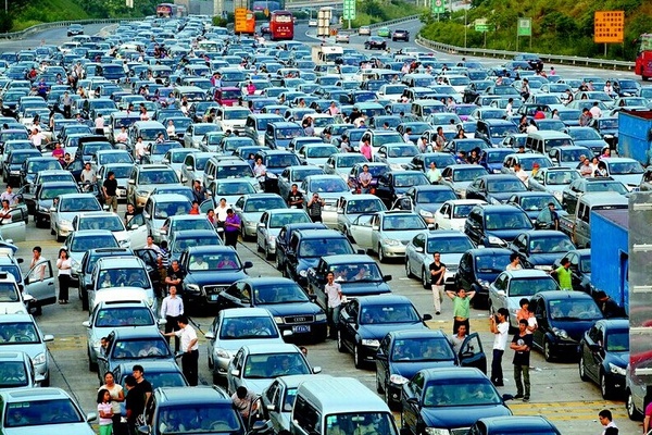 國慶歸來，良辰有100種理由讓您備一個汽車啟動電源！
